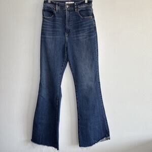 Abercrombie & Fitch Curve Love The Flare Ultra High Rise 28/6L Raw Hem